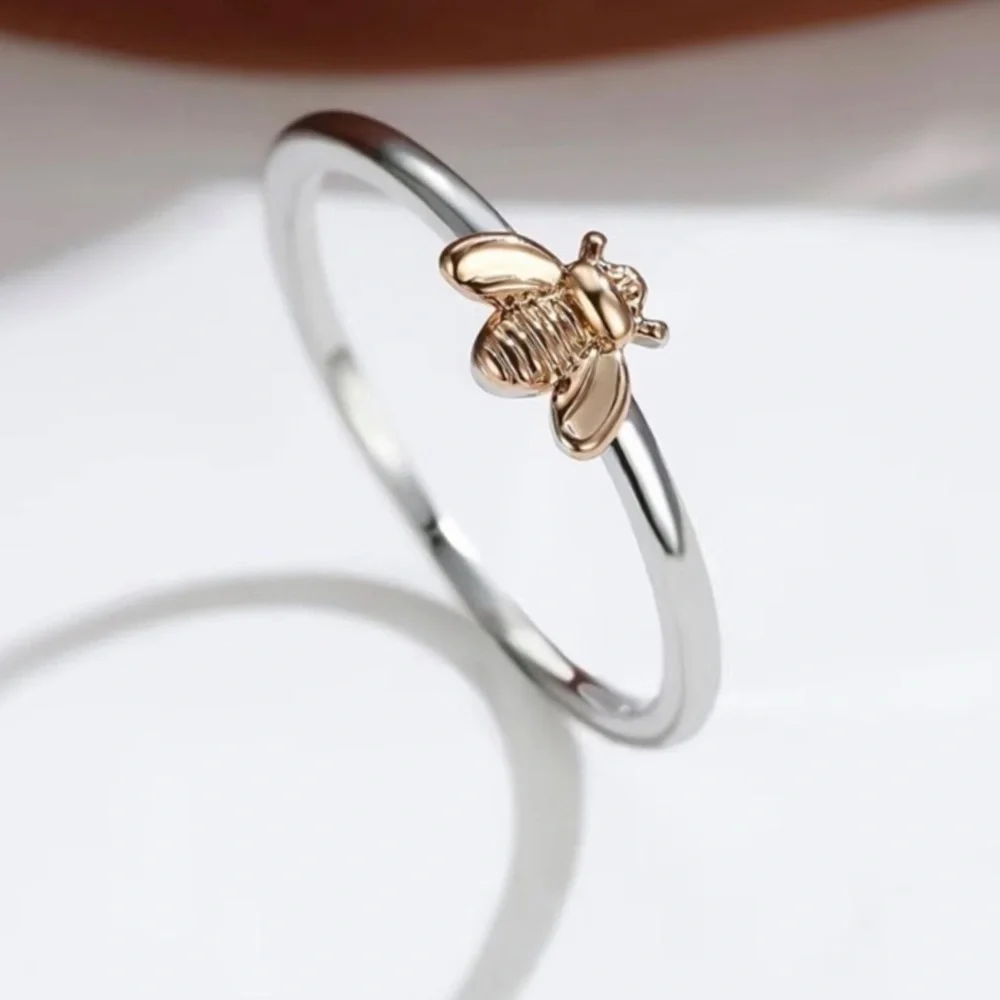 Bee Ring Simple Dainty Minimalist Two-Tone honeybee ring - Picture 2 of 6